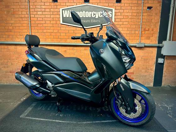 YAMAHA XMAX 300 CONNECTED ABS YAMAHA XMAX 300 CONNECTED ABS